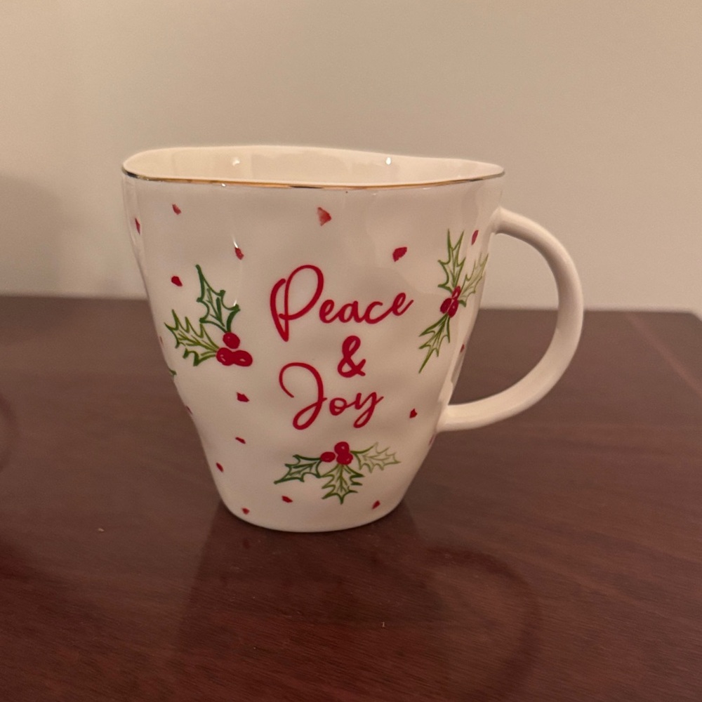 Lenox Holiday Mug Set - Red, Green, and White - set of four (4) mugs - Picture 5 of 8